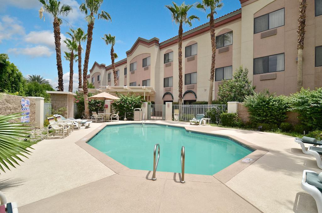 Comfort Suites Palm Desert I-10 Exteriör bild